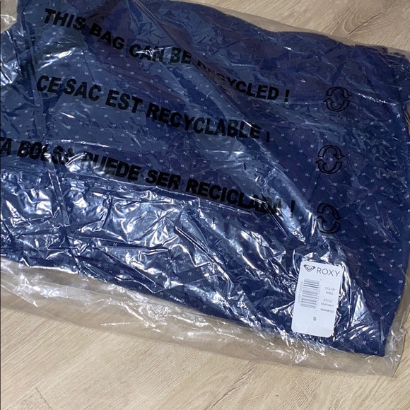 ✨ Roxy Dipsy Technical Quilted sweater Hoodie ✨ - Picture 7 of 7